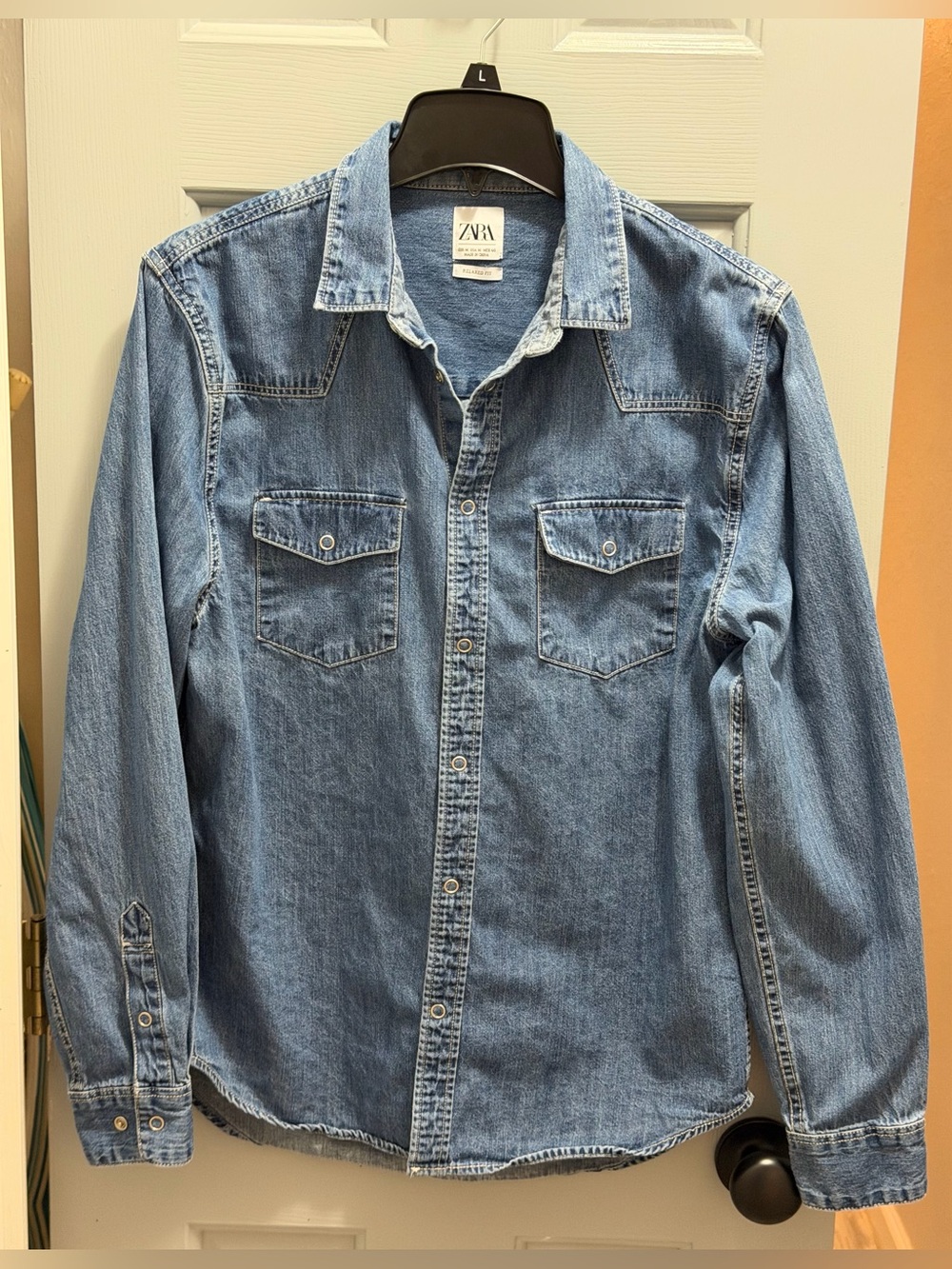 ZARA Relaxed Fit Men’s Medium Denim Snap Buttons Long Sleeves Med. Weight Shirt